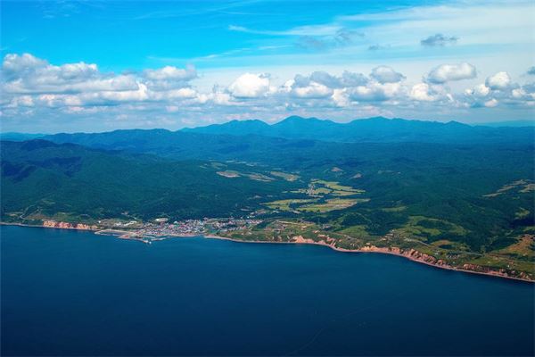 已婚女人梦见河水上涨